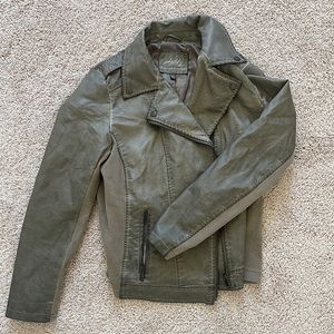 Moto Jacket Medium Gray Faux Leather w Side Stretch Panels